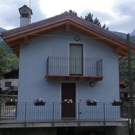 Casa Vacanze Chez Sapin فينيس الغرفة الصورة